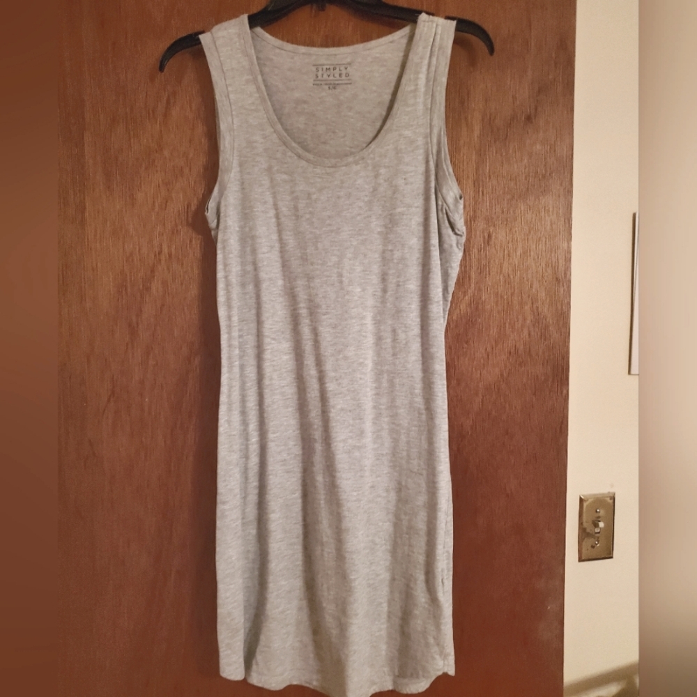 Simply styled sleeveless tank  dress